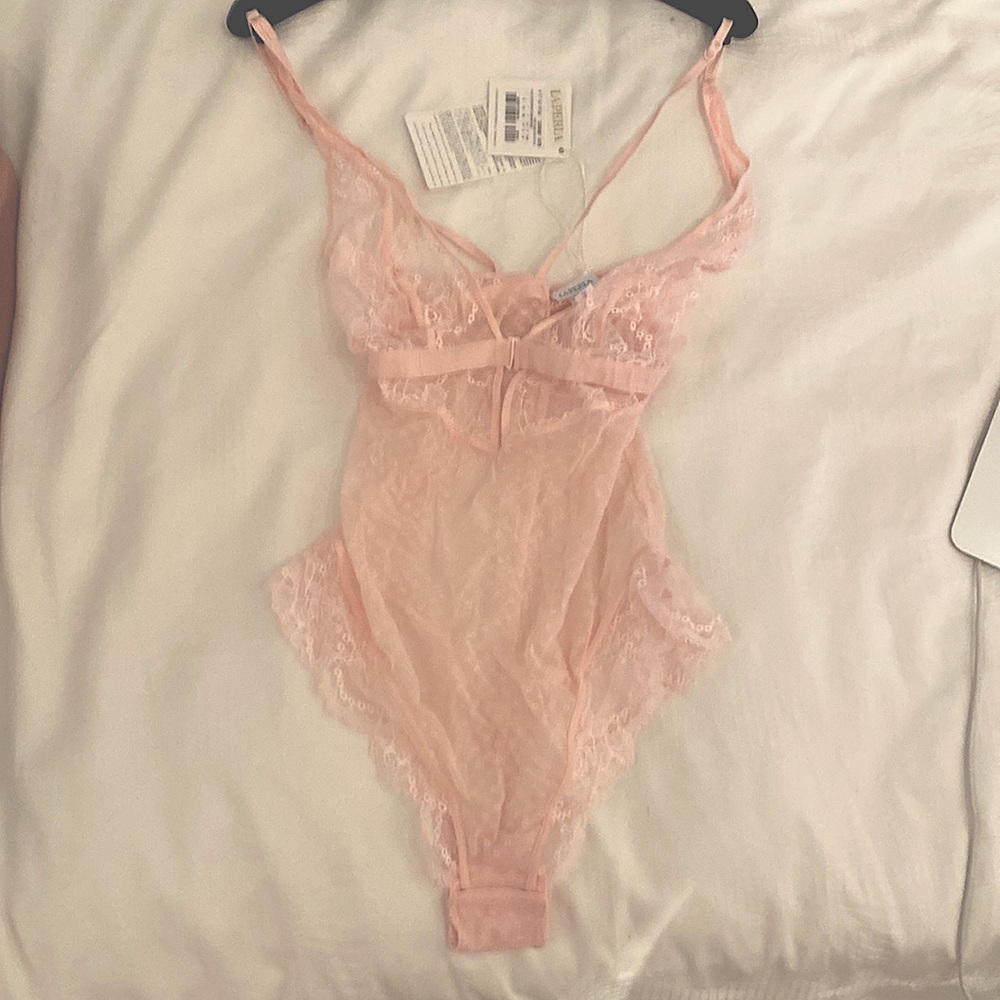 Light pink lace flirty bodysuit - with tags